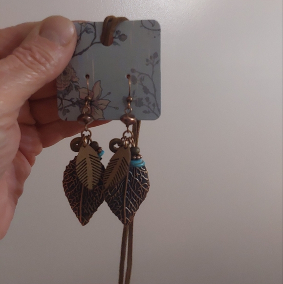 3pc. Bohemian leaf necklace and earrings set NIP - Picture 3 of 4